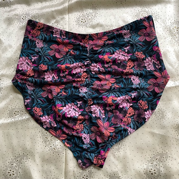 Venus: Black Floral Hi Rise Bikini Bottoms - Picture 6 of 17